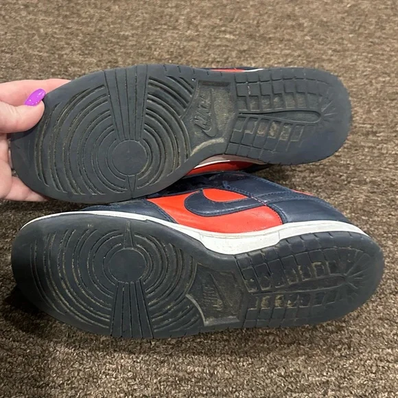 Nike Air Women's 7.5 Navy Red Skate Sneakers Preowned still very good! - Picture 3 of 3